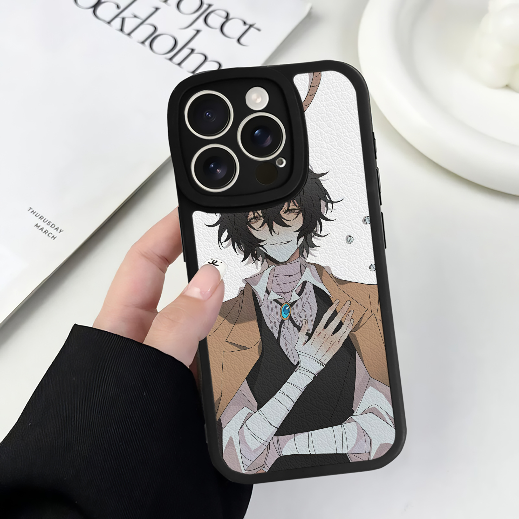 （画像用） 文豪ストレイドッグス Bungo Stray Dogs 【iPhone 16シリーズ対応】シリコンスマホケース（レザー調） 材質：シリコン